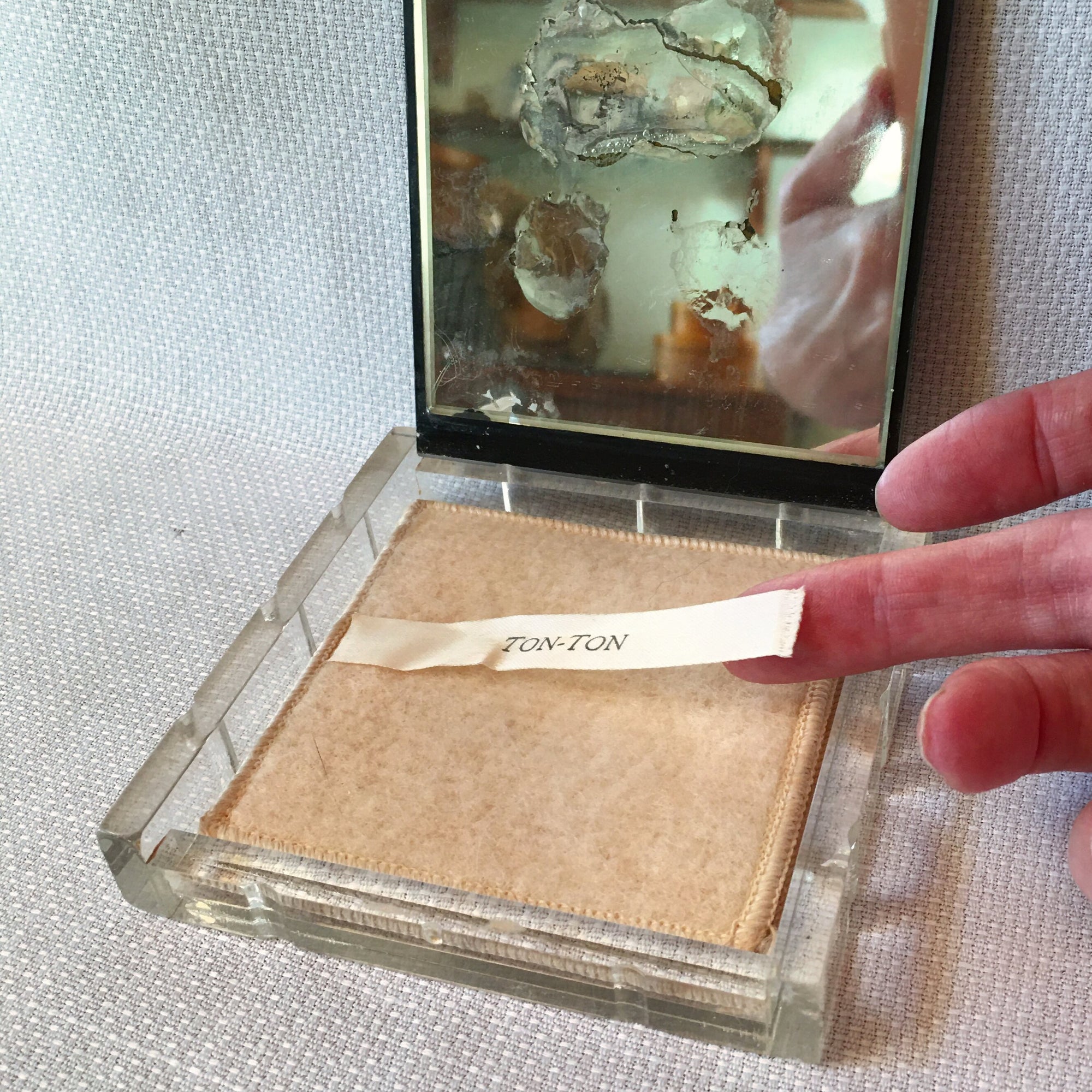 Vintage 1940's Lucite Compact: Ton-Ton, Hand Painted Floral Compact