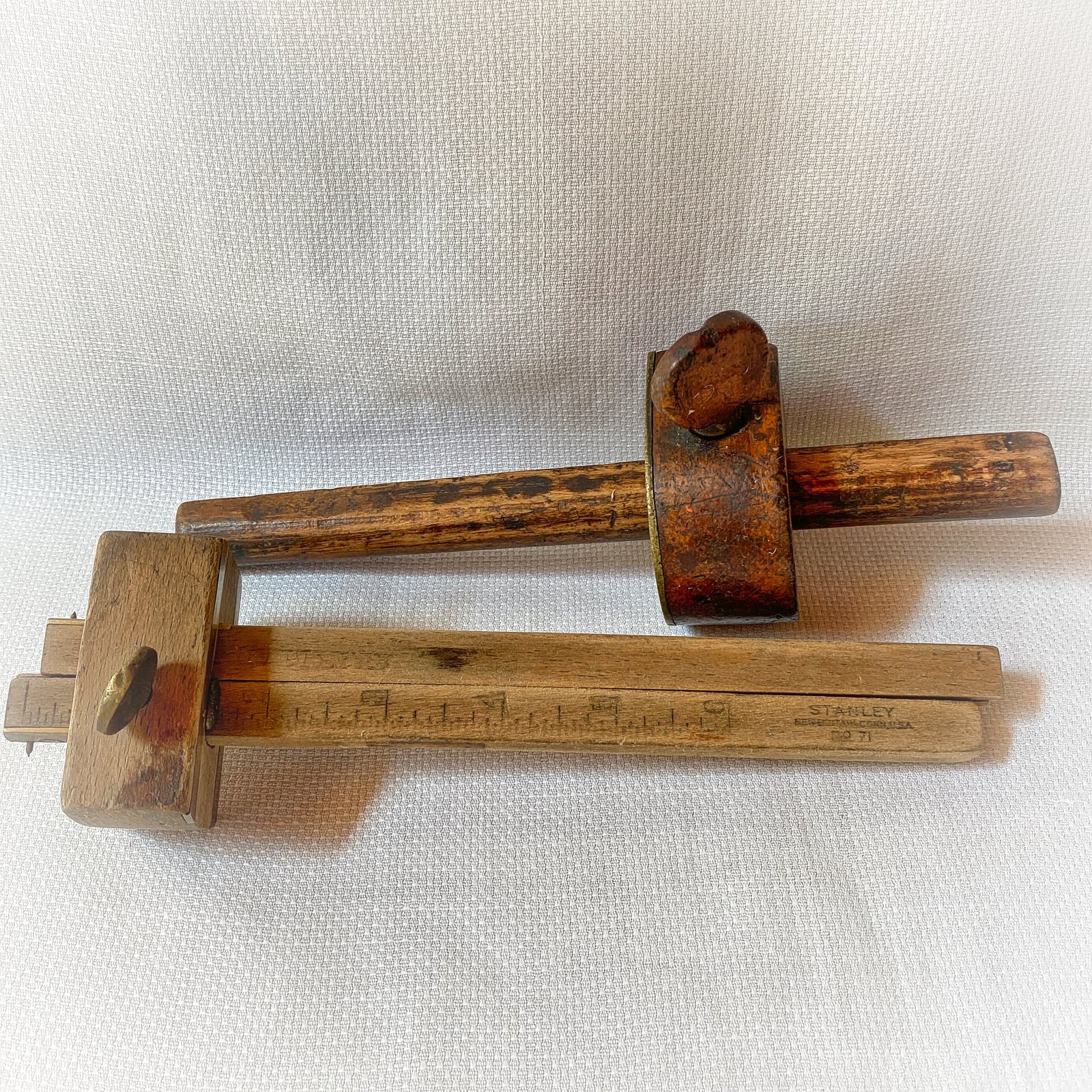 Set of 2 Wooden Marking Gauges, Stanley No. 71 & Antique Mortise Scribe
