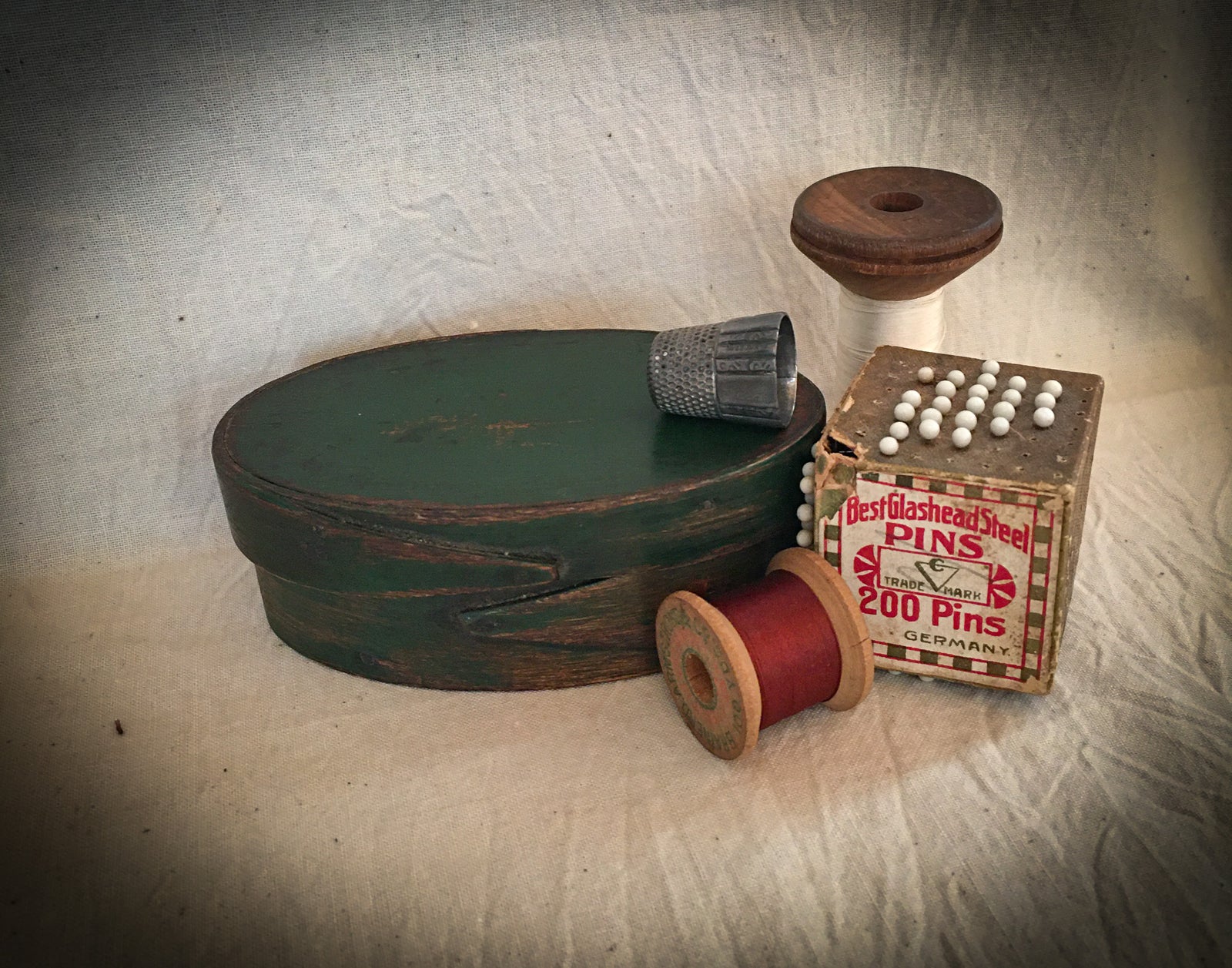 Early Shaker Oval Box, Small with Shell Buttons