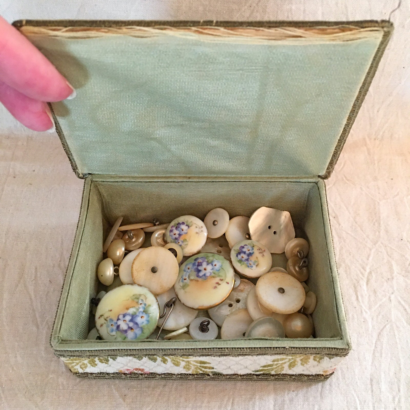 Vintage Keepsake Box with Shell and Porcelain Buttons