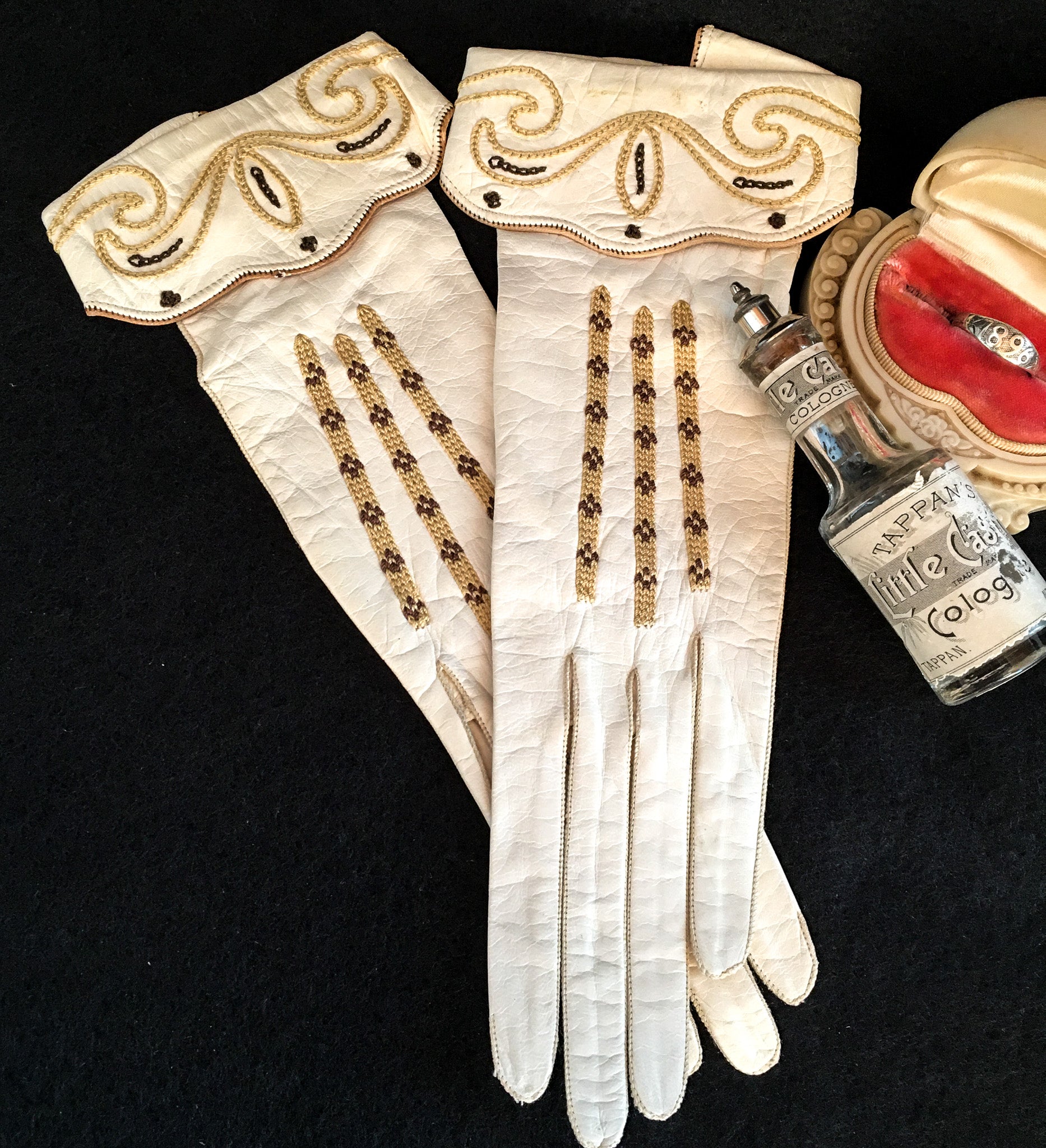 Early 1900’s Embroidered Leather Gloves, “Aris” Size 5 ¾