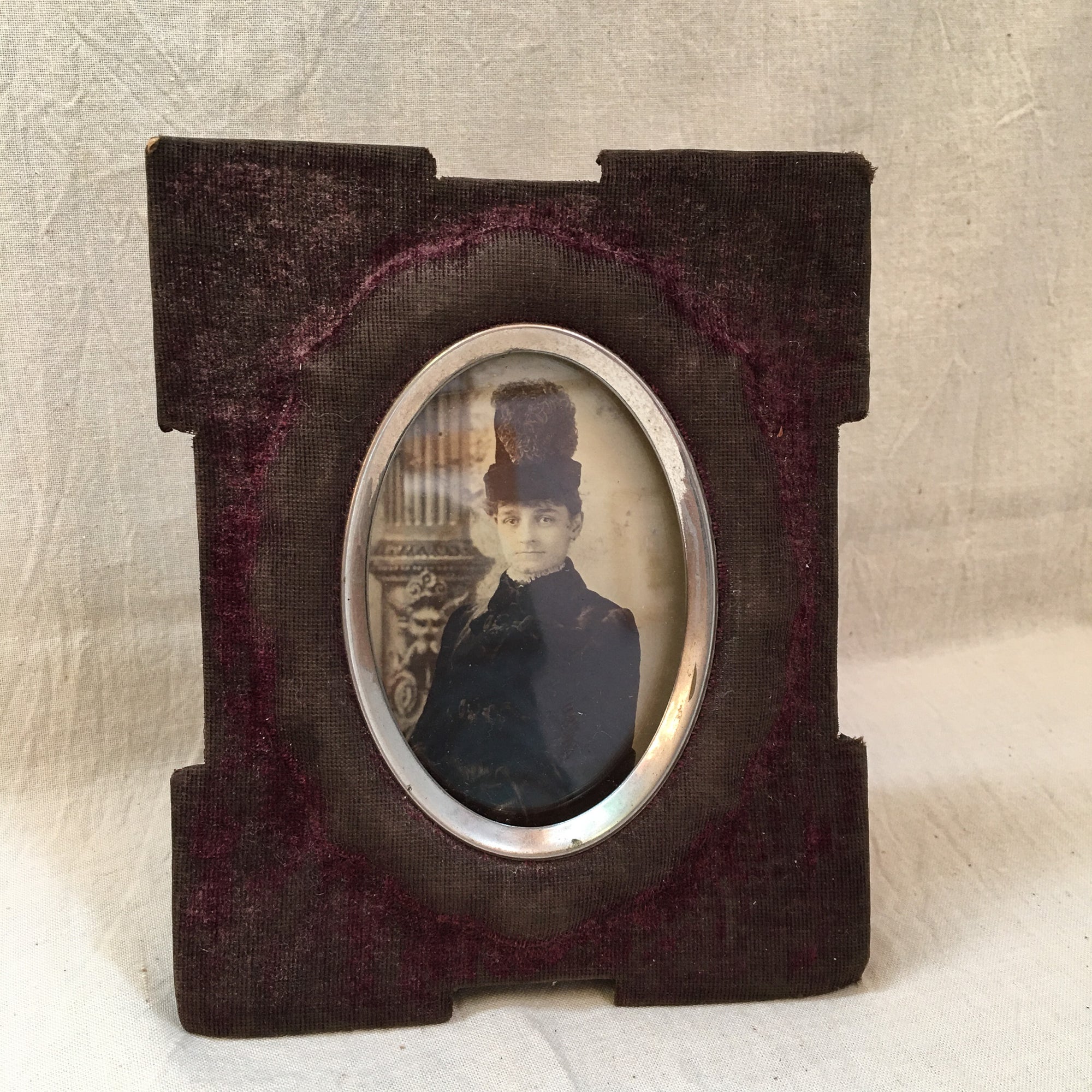 1880-1900 Victorian Era Photo in Velvet Frame