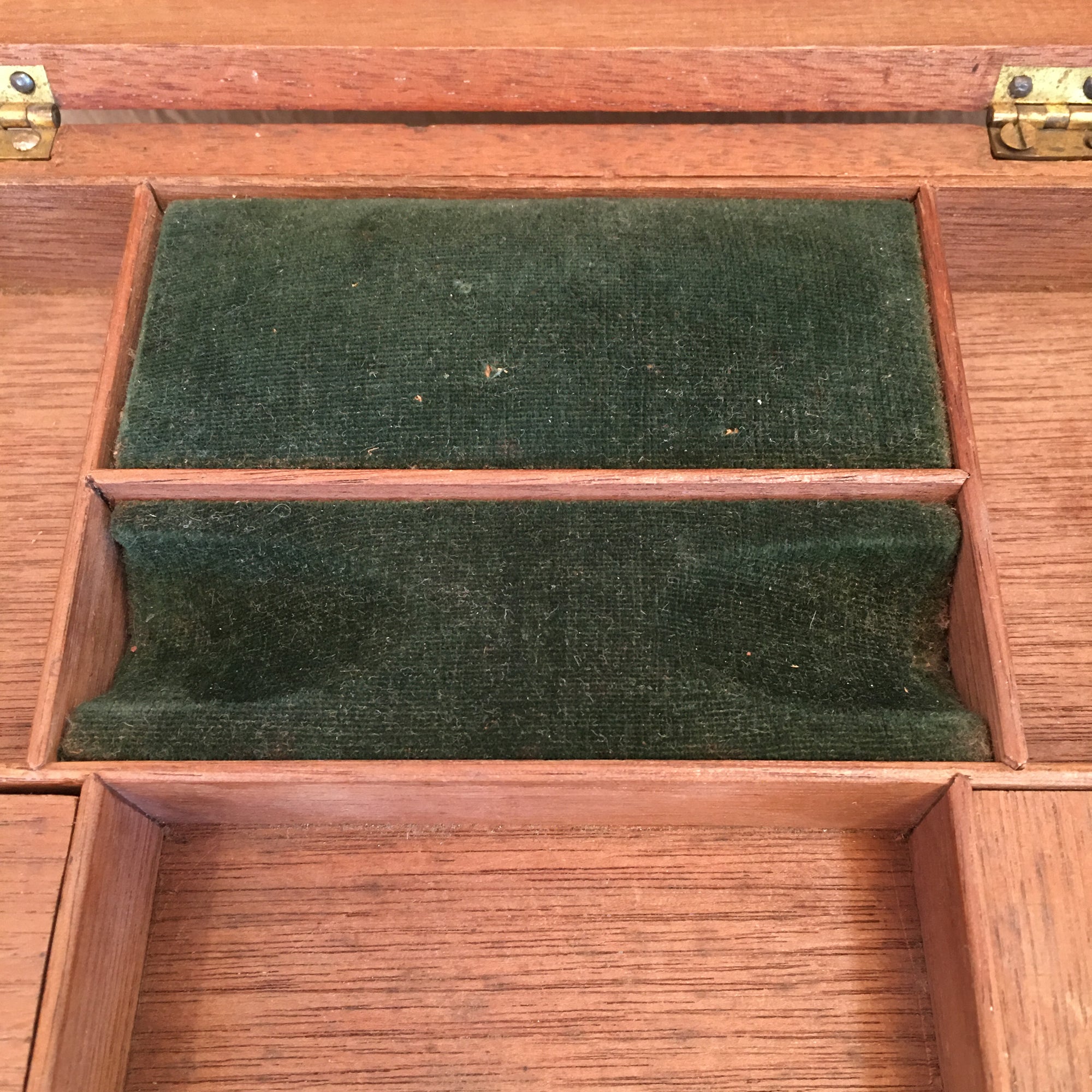 Mid Century Sewing Box, Repaired Top Tray?