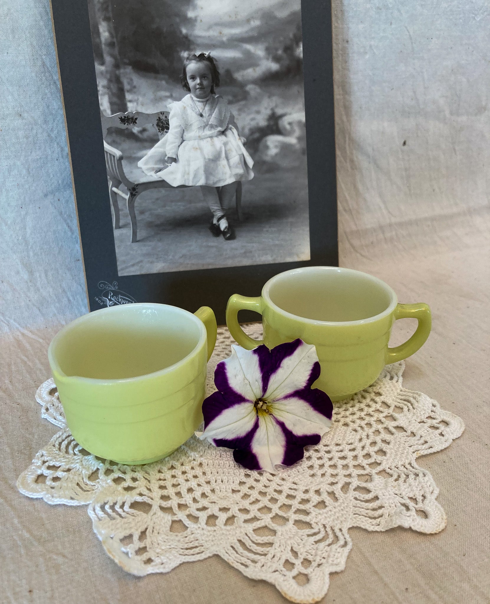 1950’s Hazel Atlas Modertone “Little Hostess” Sierra Set Creamer and Sugar Dishes