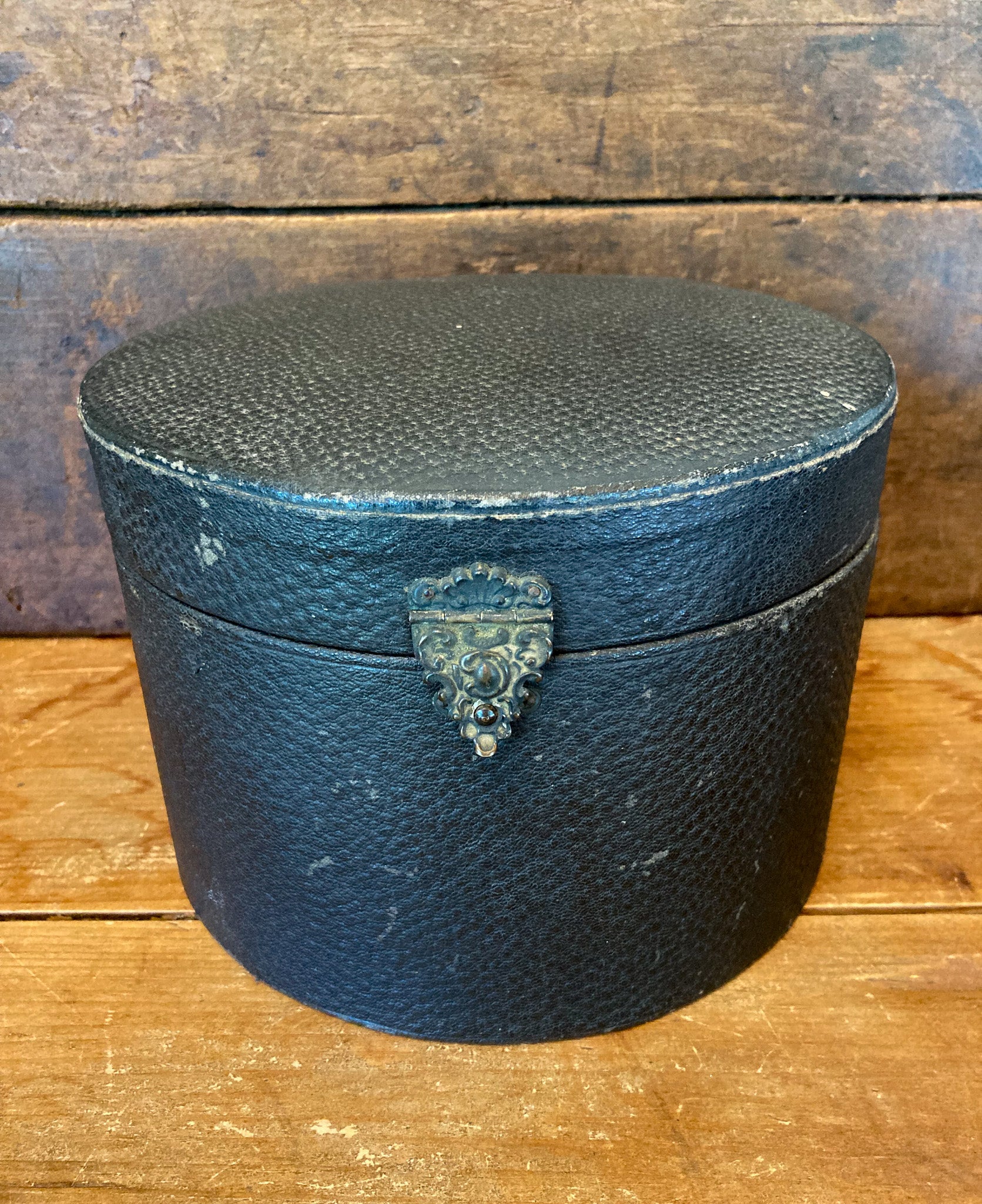 Victorian Era Leather Collar Box with Collars and New Old Stock in Original Box Dante Cuffs