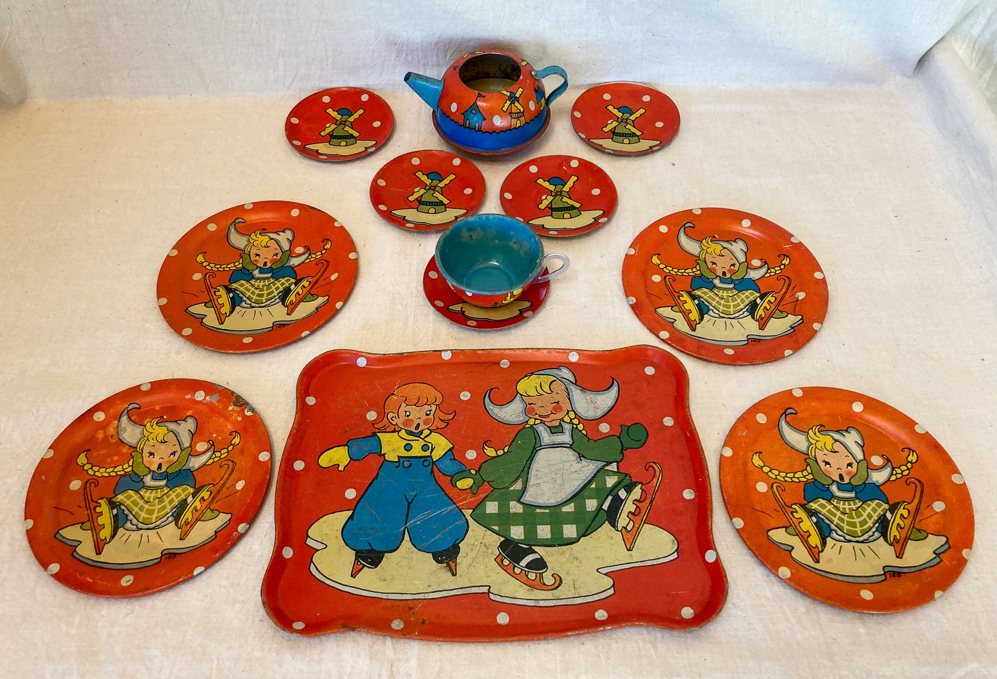 1940’s – 1950’s Ohio Art Co. Lithograph Metal Toy Dishes