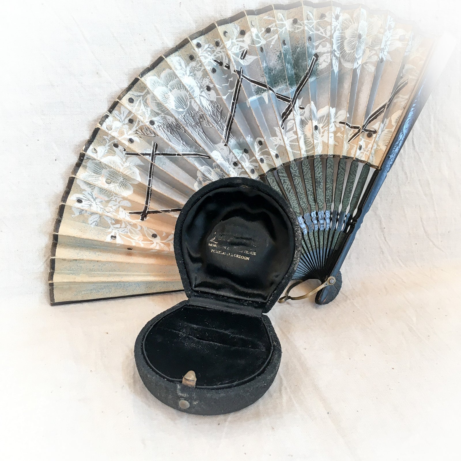 Antique Velvet Ring Box – Early 20th Century