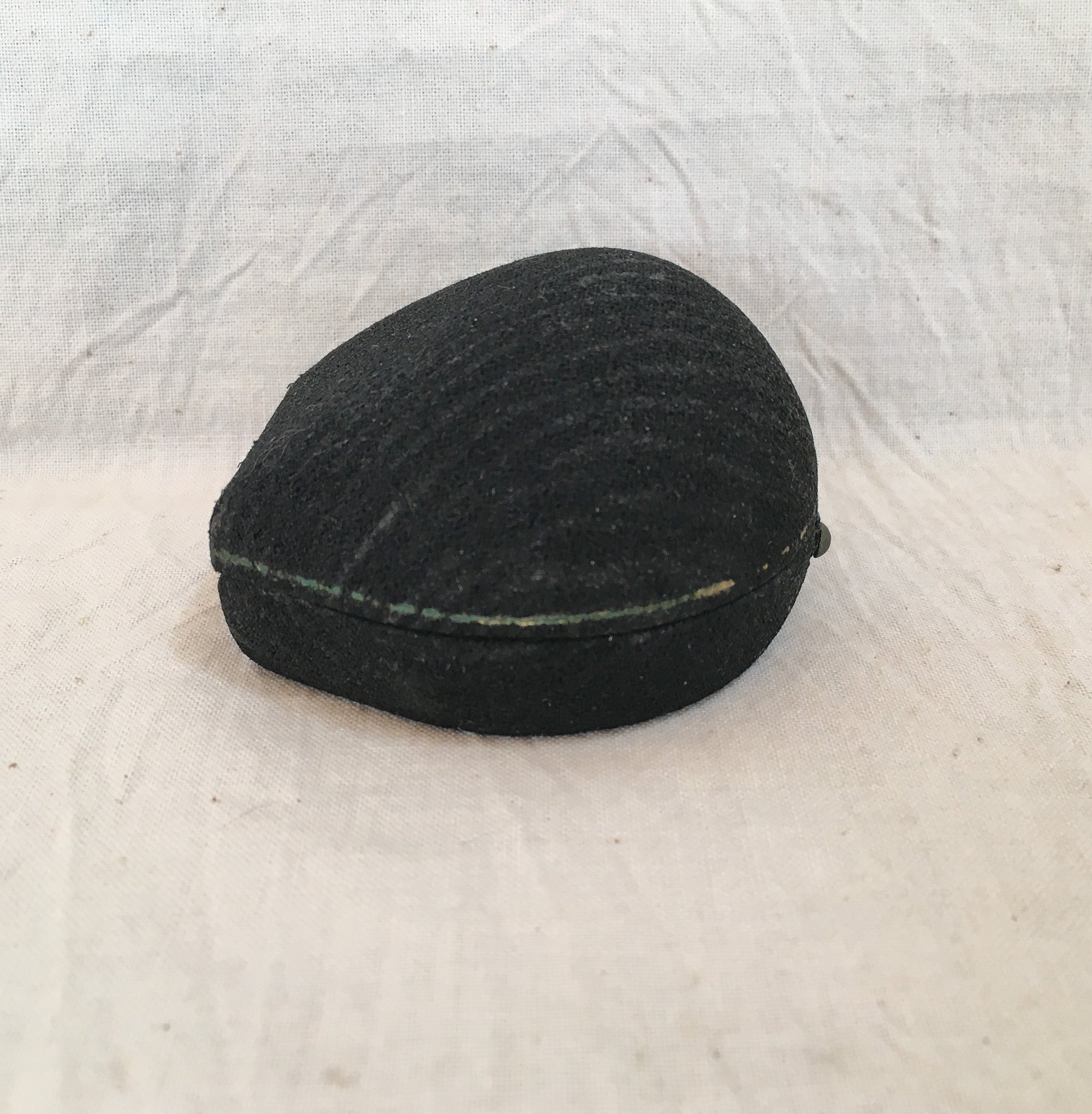 Antique Velvet Ring Box – Early 20th Century