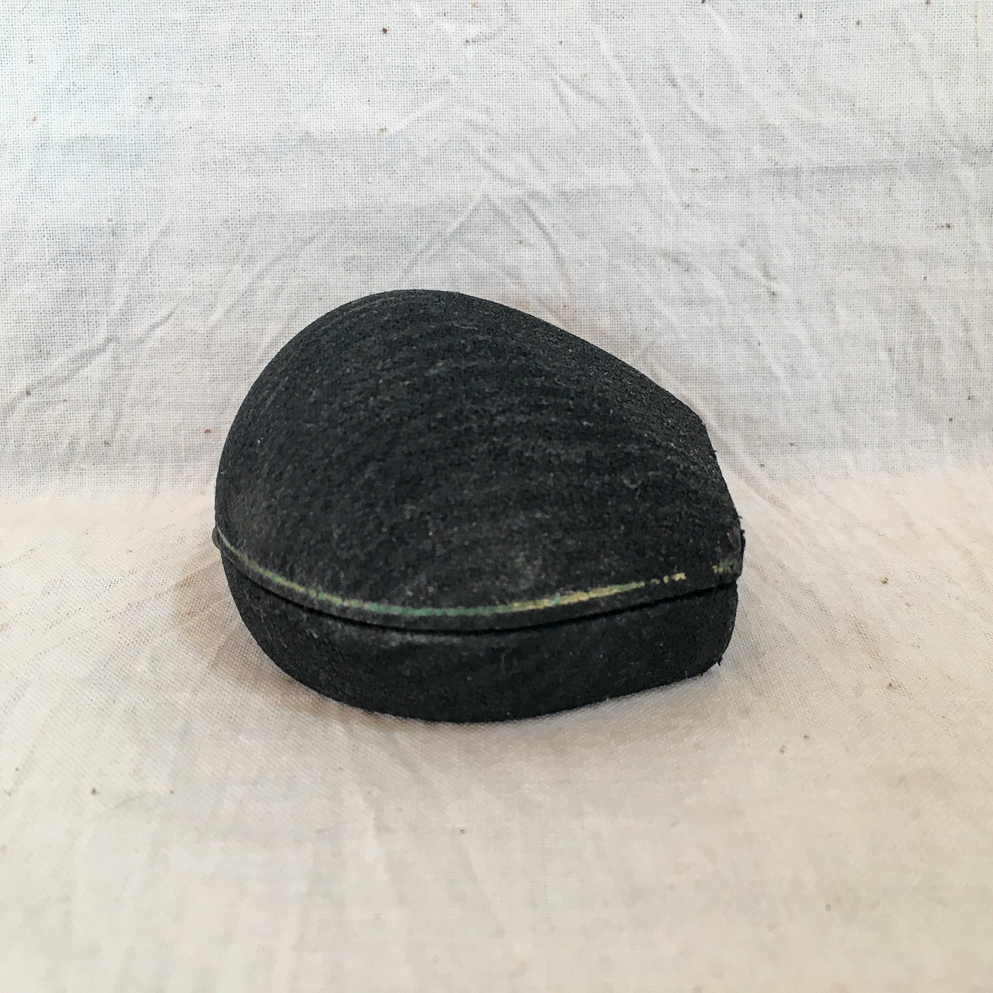 Antique Velvet Ring Box – Early 20th Century