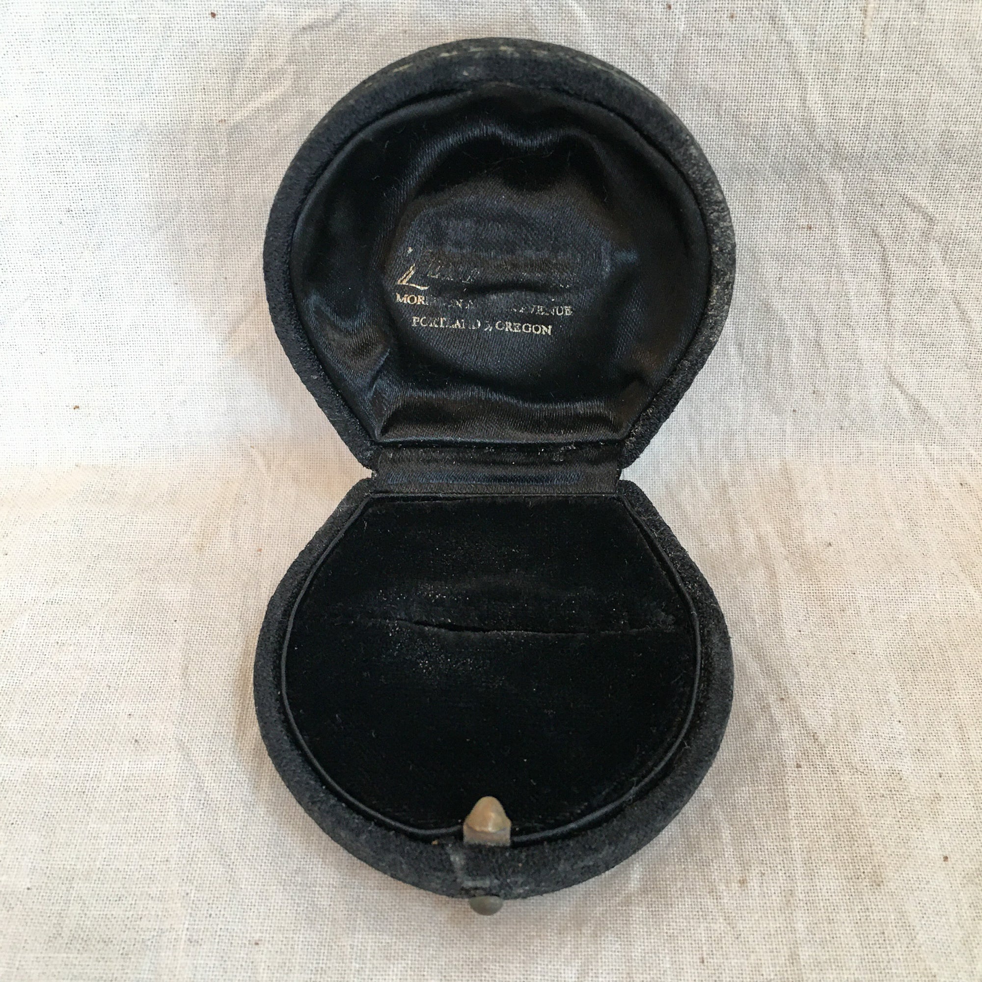 Antique Velvet Ring Box – Early 20th Century