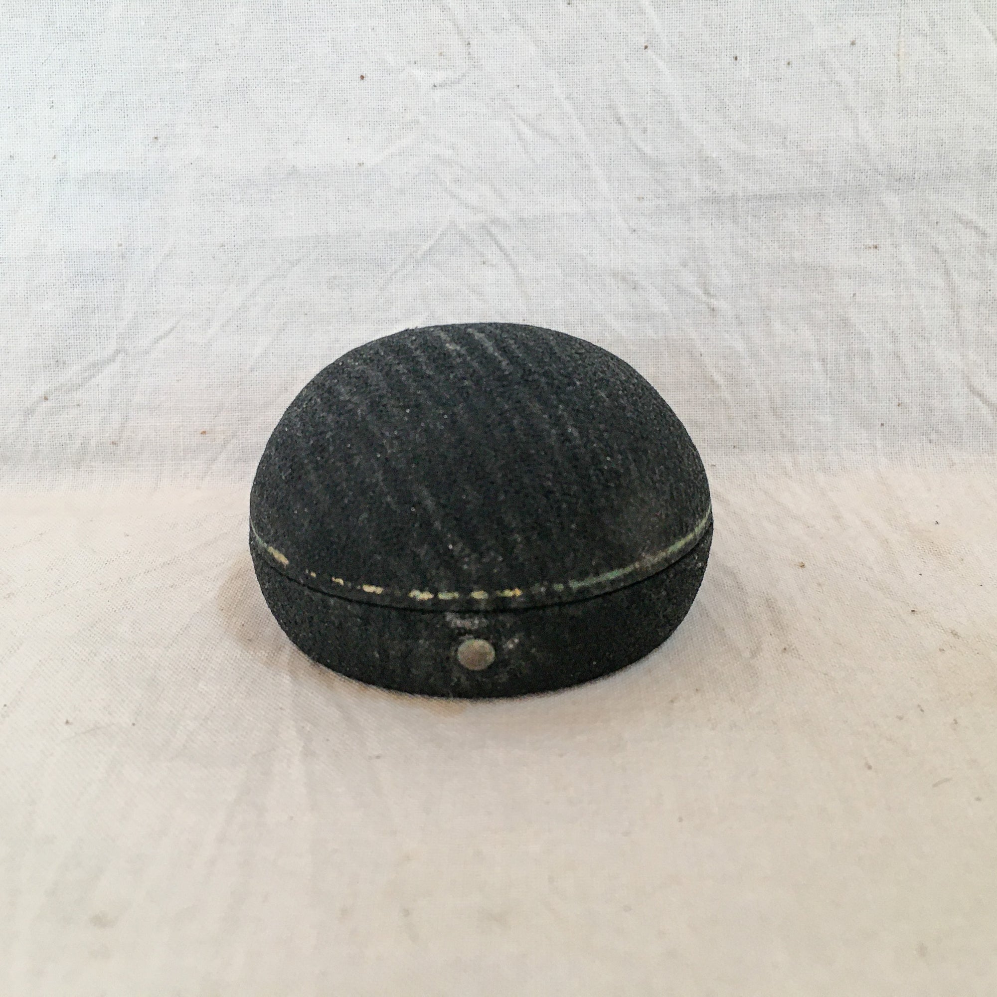 Antique Velvet Ring Box – Early 20th Century