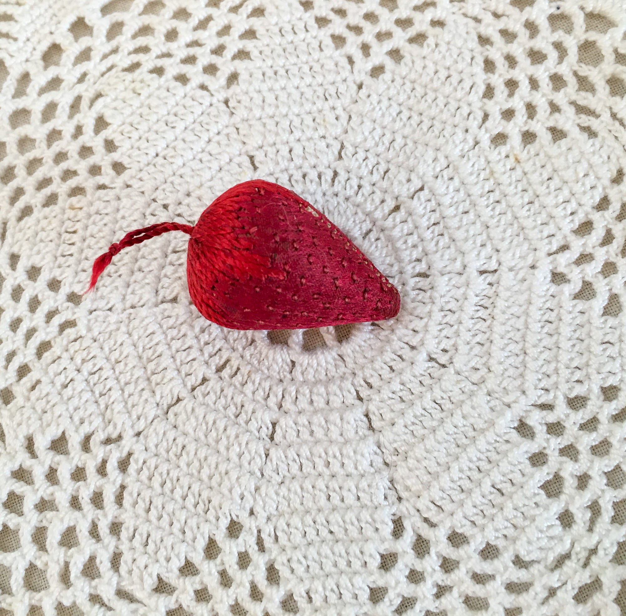 Late 19th to Early 20th Century Antique Strawberry Emery Set