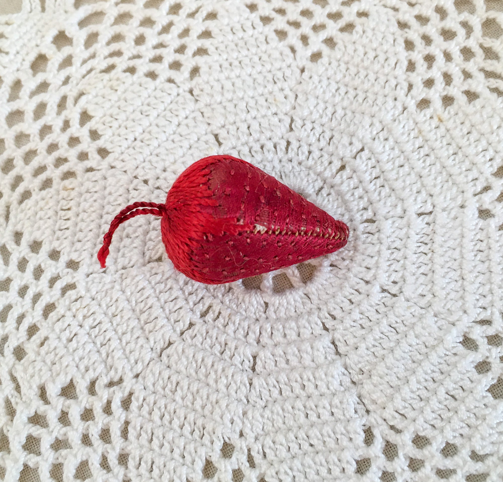 Late 19th to Early 20th Century Antique Strawberry Emery Set