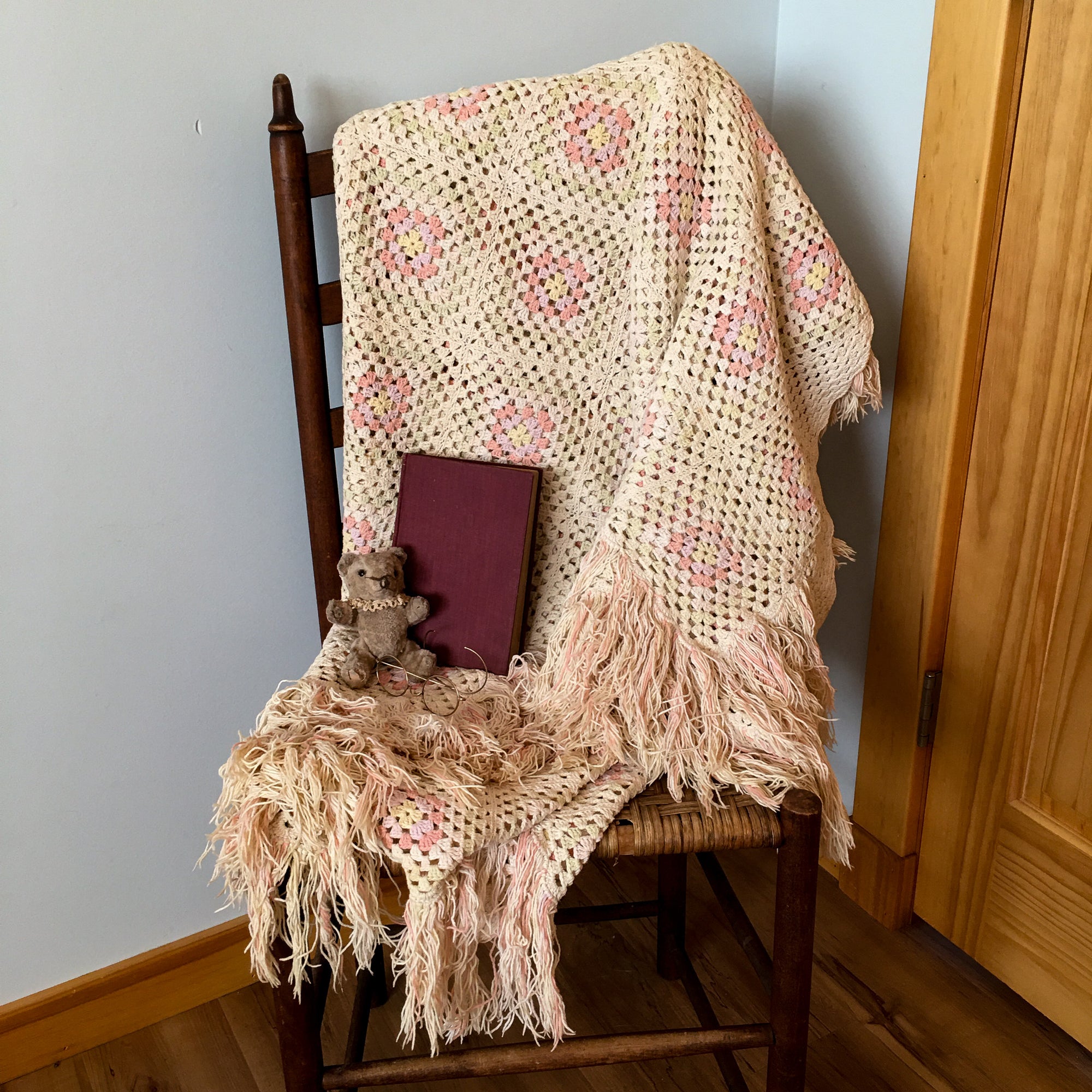 1935 Hand Crocheted Cotton Bedspread – Queen Size, Pastel Motif