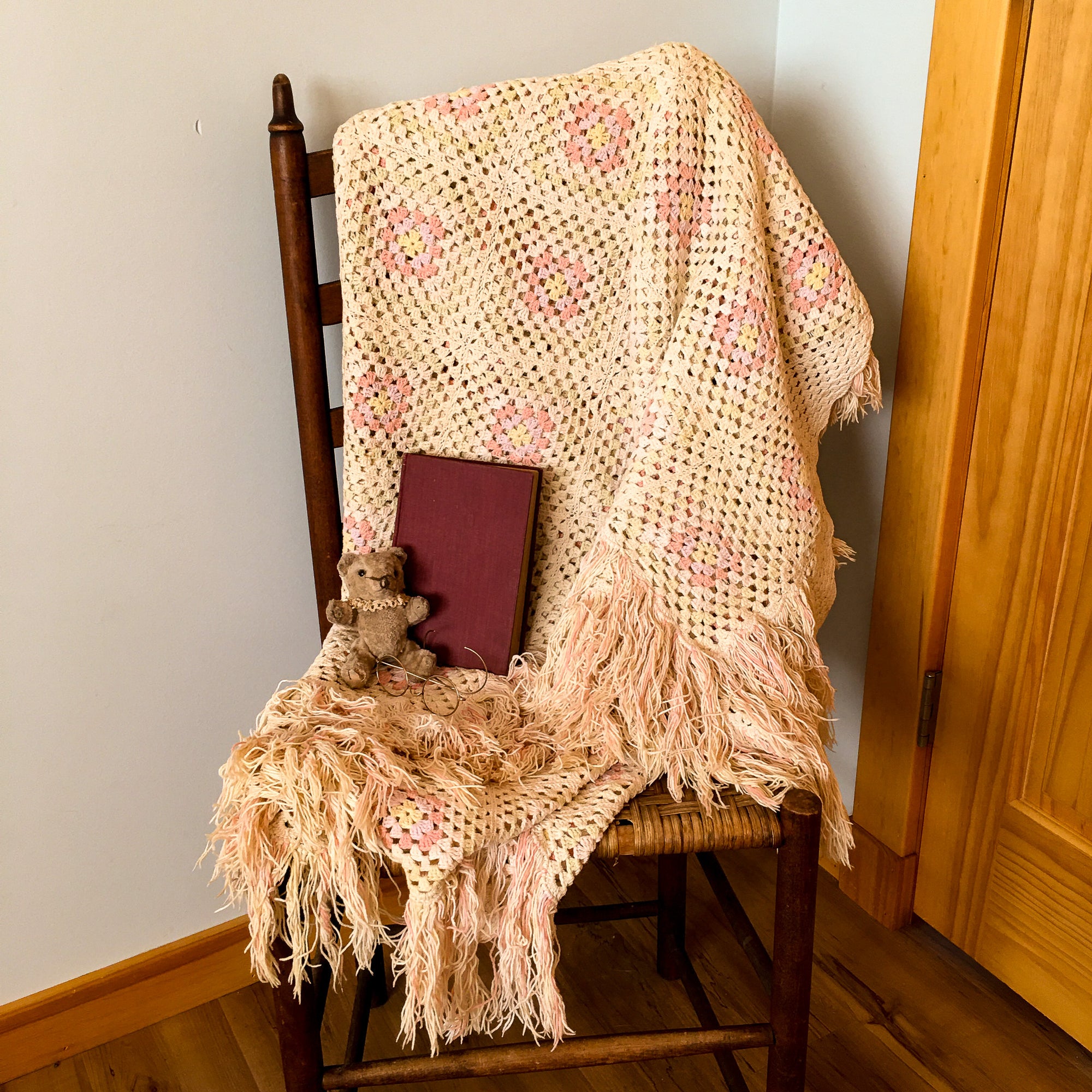 1935 Hand Crocheted Cotton Bedspread – Queen Size, Pastel Motif