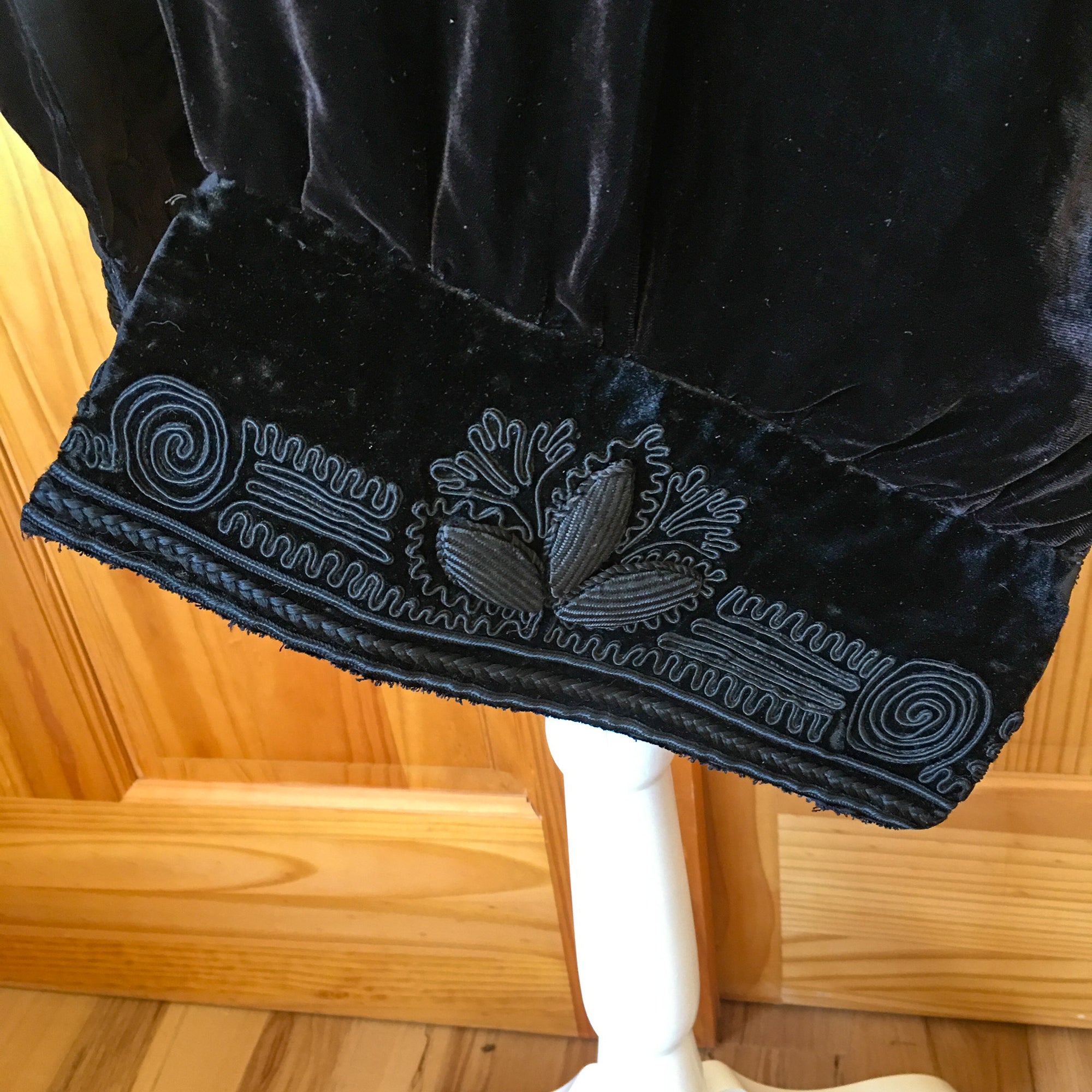 Antique Late Victorian Velvet Shawl – Embroidered Ends, Pieced Salvage Work, 37x17