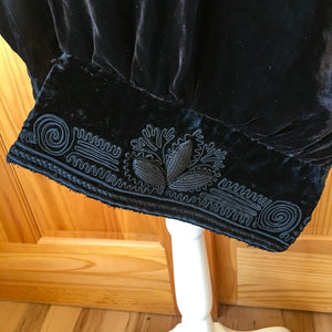 Antique Late Victorian Velvet Shawl – Embroidered Ends, Pieced Salvage Work, 37x17