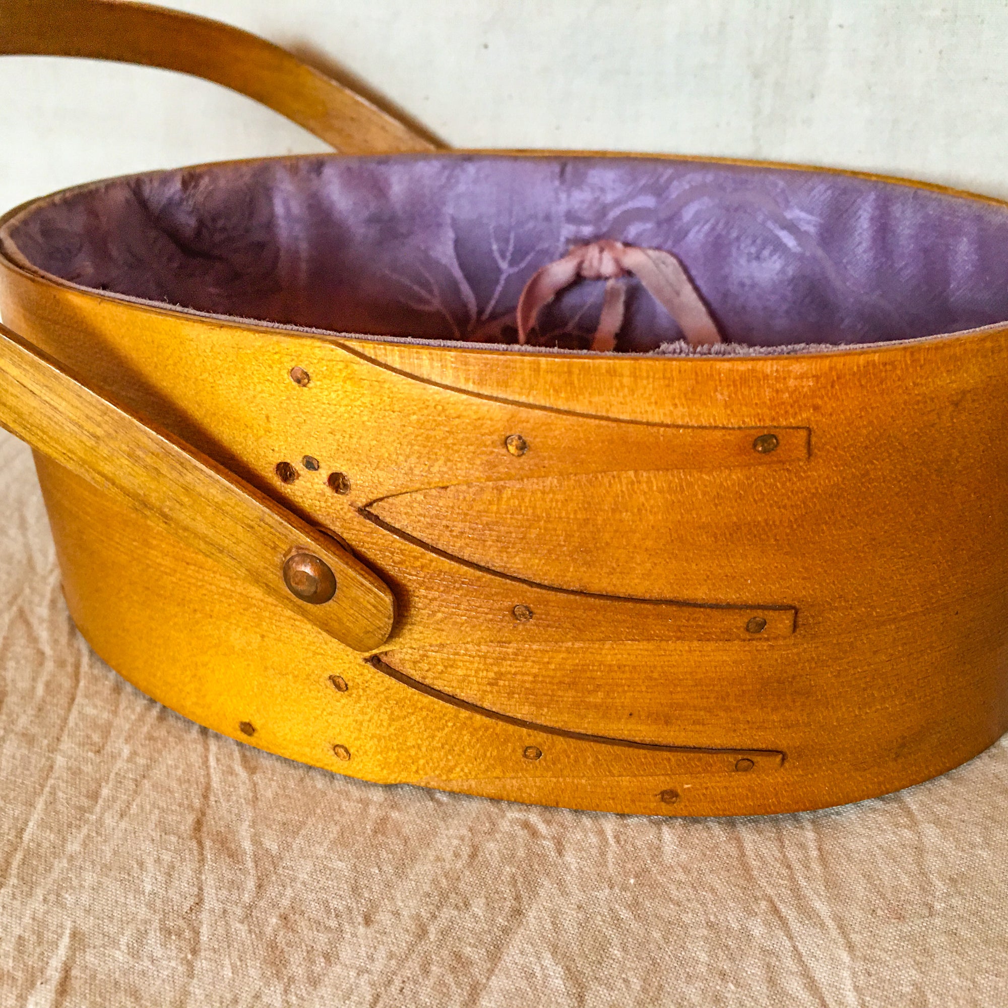 1930's - 1940's Shaker Sewing Carrier – Floral Appliqué Lid, Silk Lined