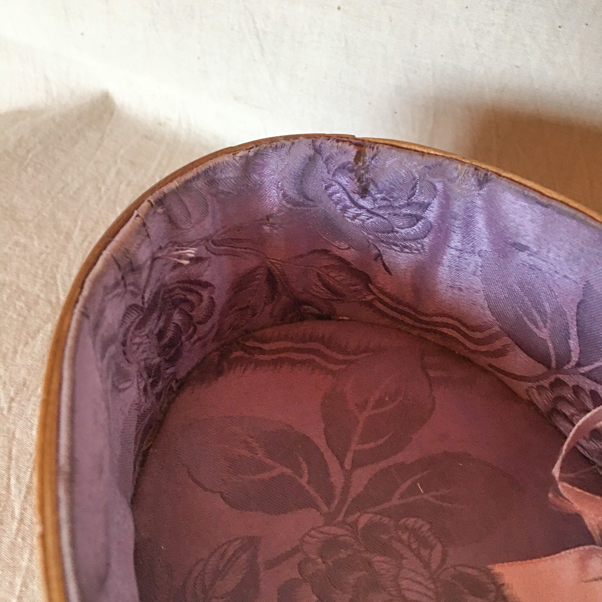 1930's - 1940's Shaker Sewing Carrier – Floral Appliqué Lid, Silk Lined