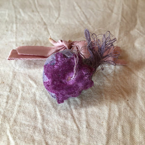 1930's - 1940's Shaker Sewing Carrier – Floral Appliqué Lid, Silk Lined