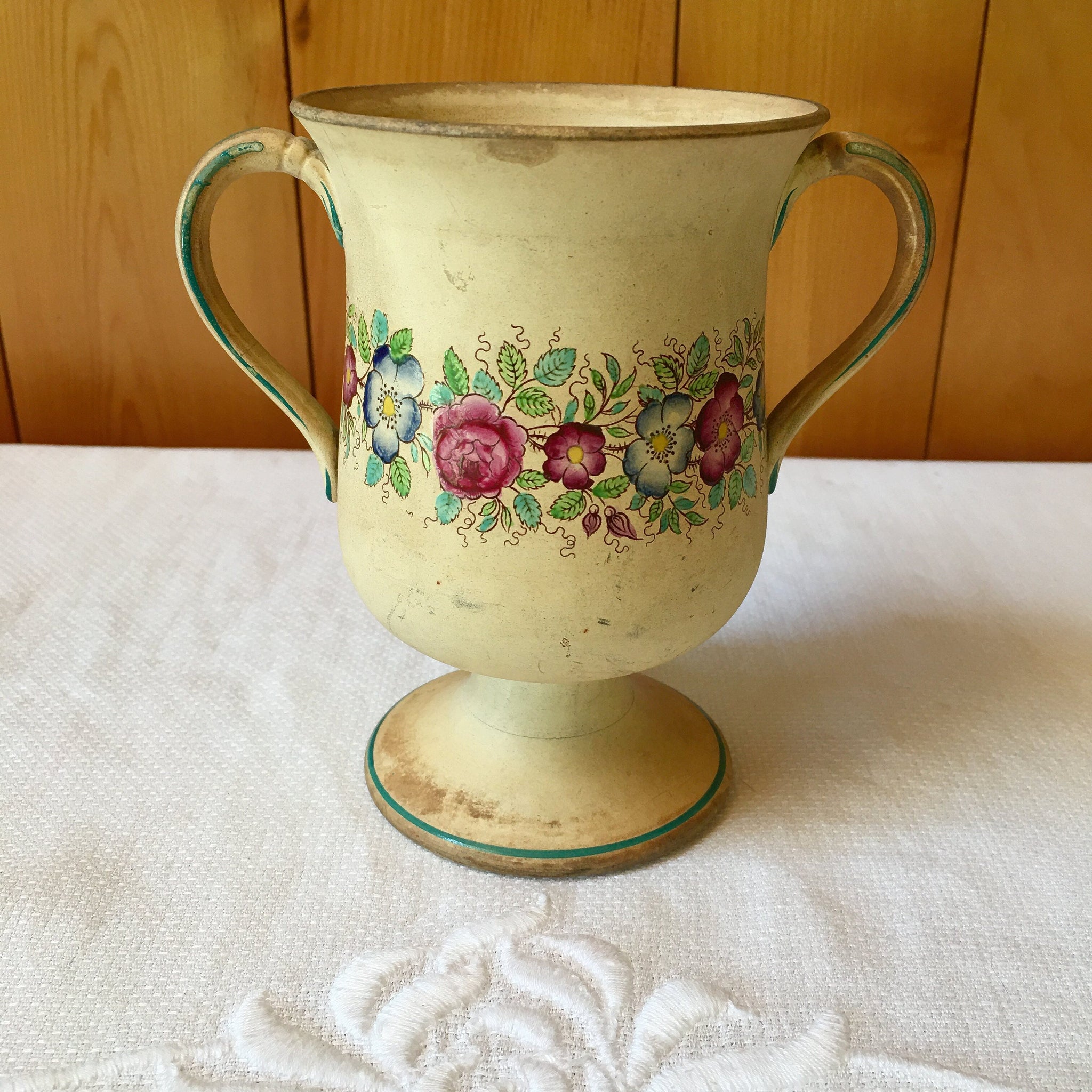Vase émaillé 1900 manufacture Legras décor floral début XXe Vase émaillé 1900 manufacture Legras décor floral début XXe