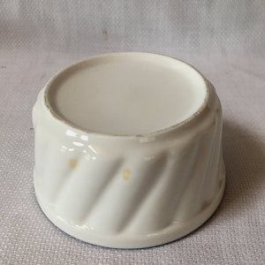 Vintage Enamelware Pan & Ceramic Custard Cups: Blue Rim Baking Set