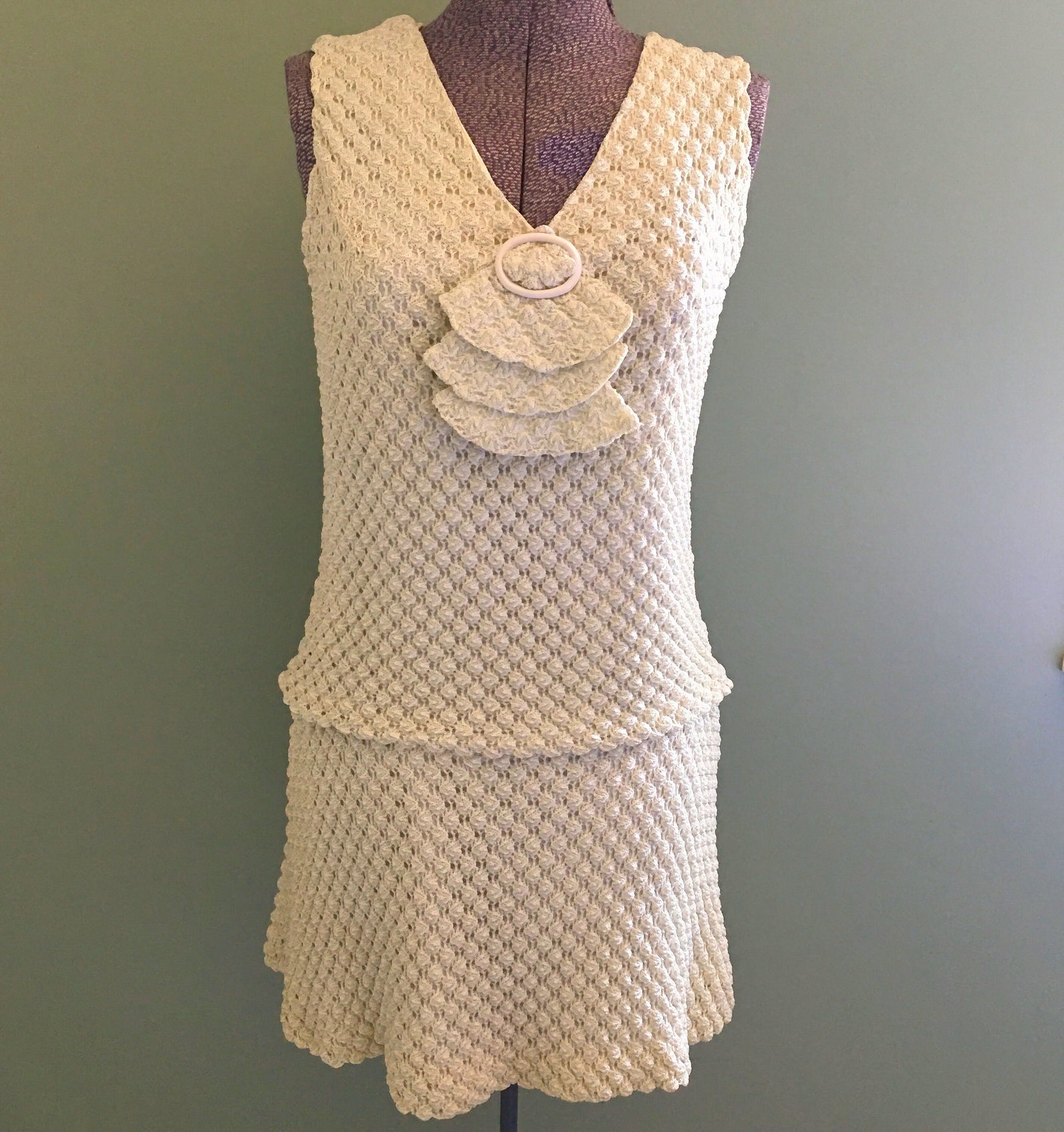 Vintage 1960s Cream Textured Mini Dress – Sleeveless with Decorative Front Ruffle & Buckle – Handmade – Size M (See Measurements)
