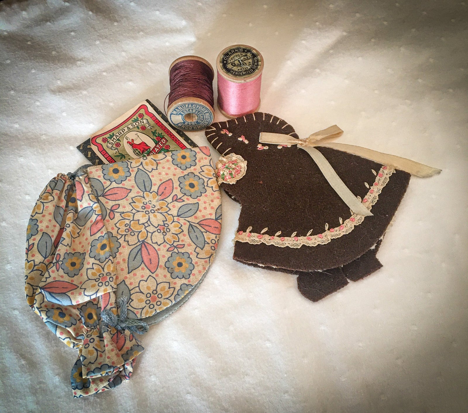 Pair of Sunbonnet Baby Pin Keeps, Hand Made