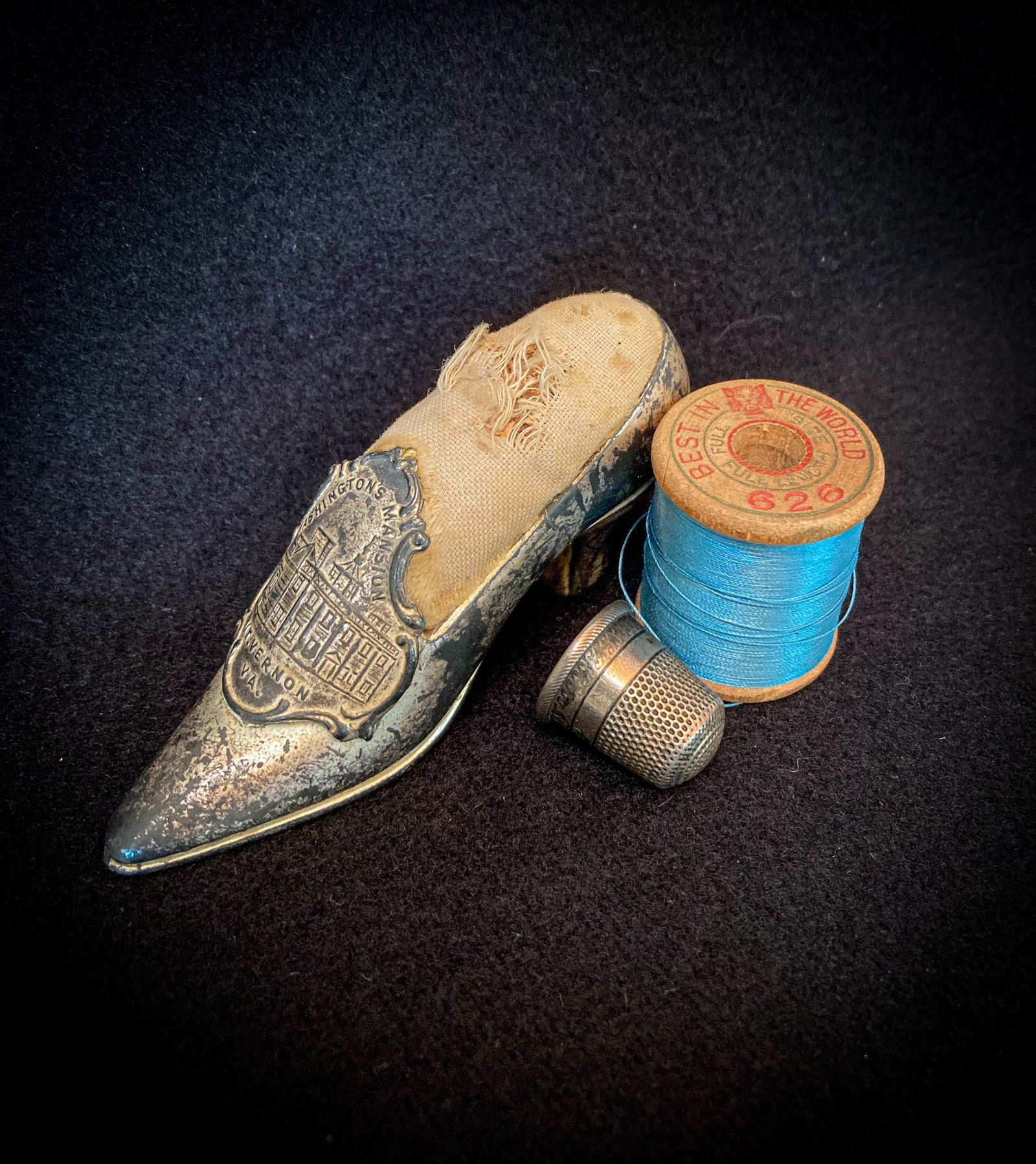 1910’s Jennings Brothers Souvenir Shoe Pin Cushion, “Mt. Vernon, VA Washington’s Mansion”