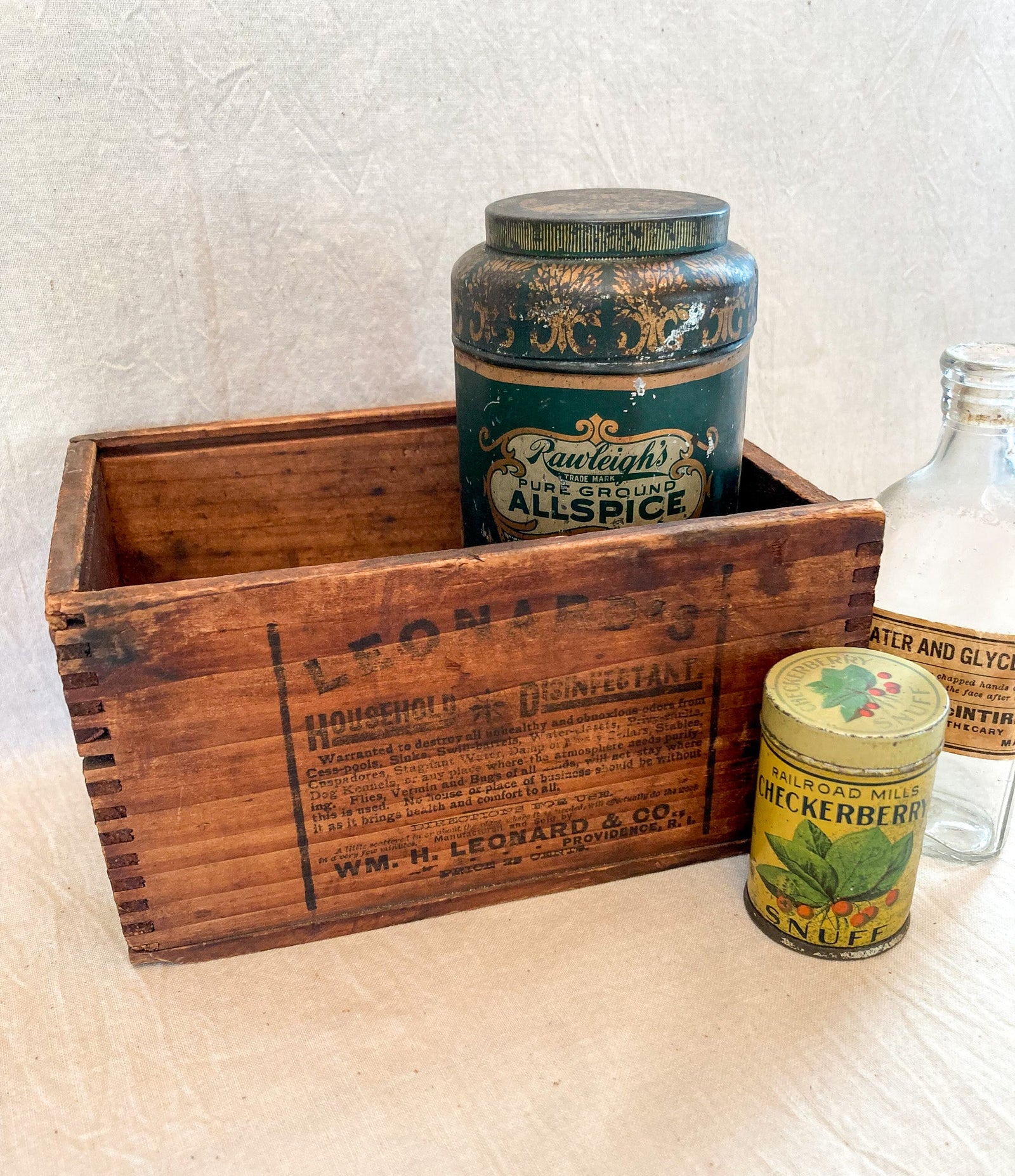 1880-1900 Leonard’s Household Disinfectant Box