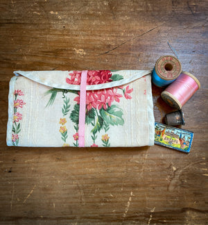 1940’s – 1950’s Vintage Fabric Sewing Clutch