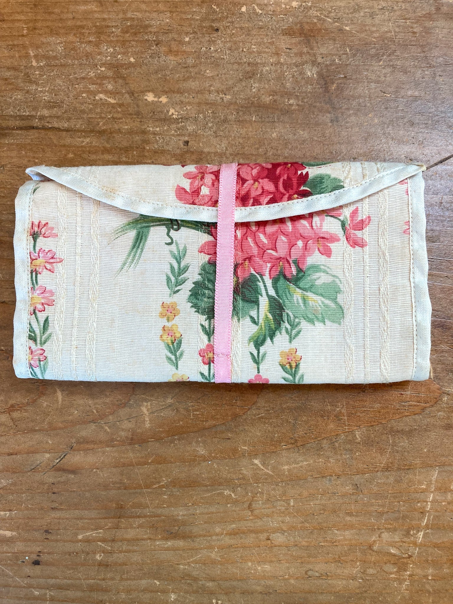 1940’s – 1950’s Vintage Fabric Sewing Clutch