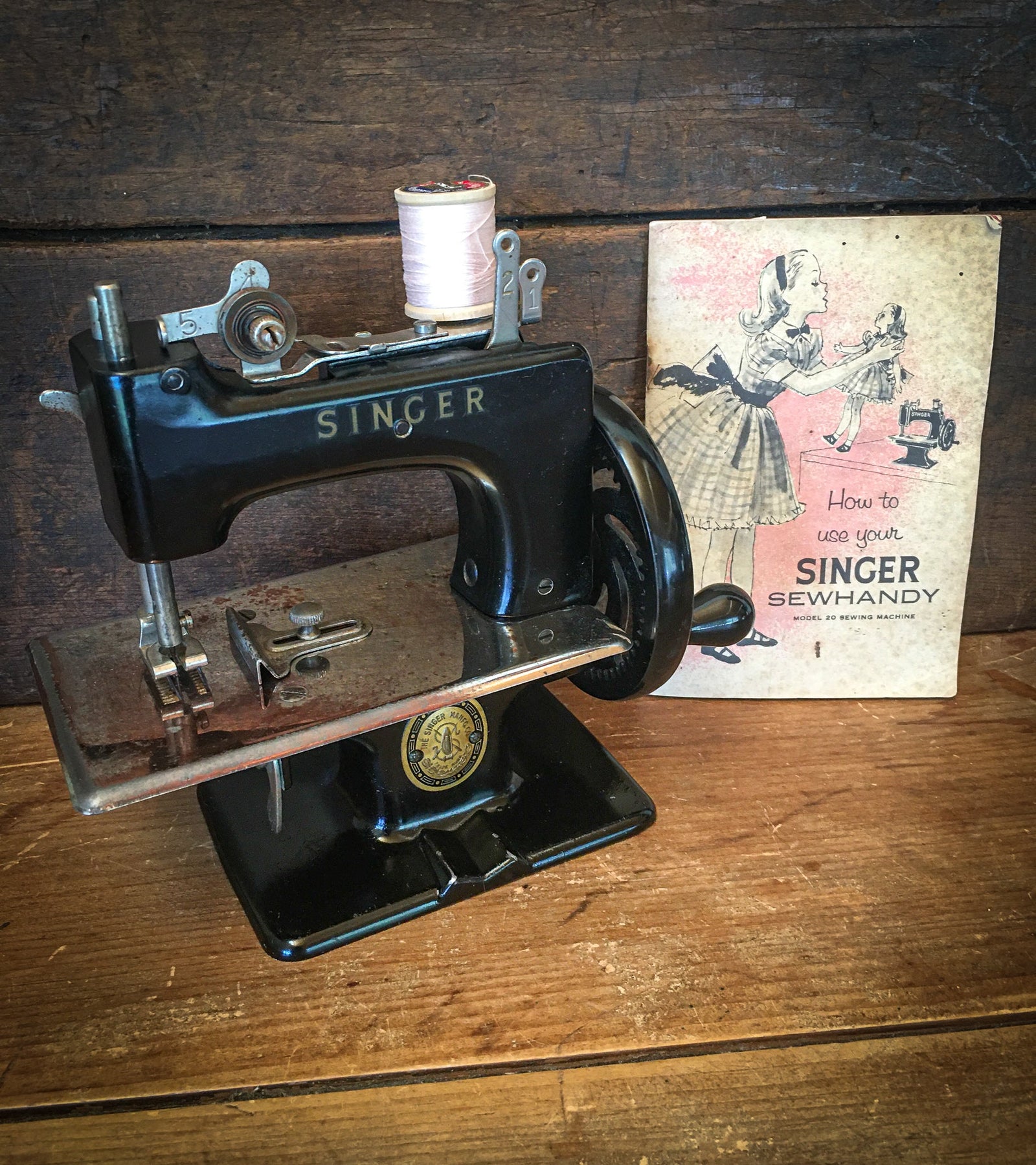 1953 Singer Model 20 Toy Sewing Machine with Instruction Booklet